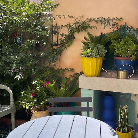 Petit Patio - 2 Chambres - Centre Ville - Climatisation كاسيس المظهر الخارجي الصورة
