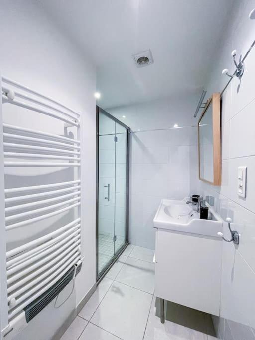 Petit Patio - 2 Chambres - Centre Ville - Climatisation كاسيس المظهر الخارجي الصورة