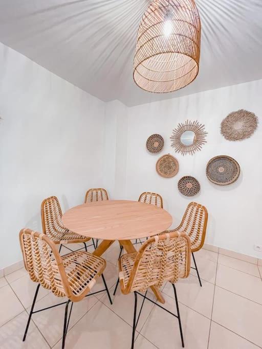 Petit Patio - 2 Chambres - Centre Ville - Climatisation كاسيس المظهر الخارجي الصورة