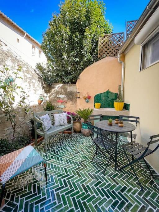 Petit Patio - 2 Chambres - Centre Ville - Climatisation كاسيس المظهر الخارجي الصورة